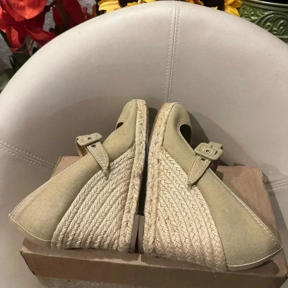 Christian Louboutin Paris Mallorca Beige Wedge Espadrille Heels size 39 - Picture 4 of 12